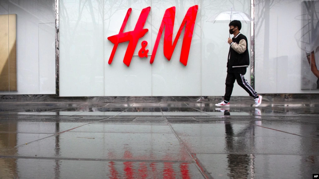 Hentikan Pembelian Kapas dari Xinjiang, China Serang Peritel H&M