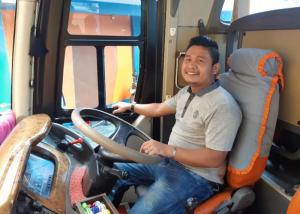 Riski Kendarai Bus ALS Lintas Jakarta-Medan, Lewati `Jalur Neraka` di Batu Jomba