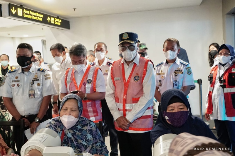 Menhub Apresiasi Penerapan GeNose di Bandara Husein Sastranegara
