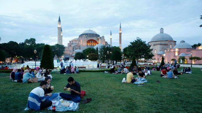 Cerita Warga Indonesia Puasa di Turki Saat Pandemi, Masjid Tidak Adakan Tarawih