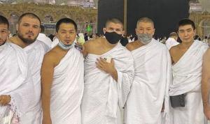 Khabib Nurmagomedov Umrah Bersama Keluarga saat Ramadhan