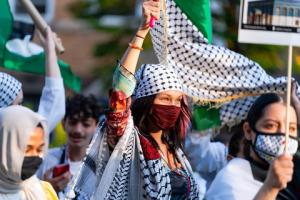Bella Hadid Dikecam Israel karena Bela Palestina, Netizen Ramai Berikan Dukungan