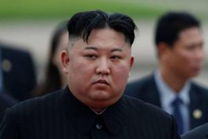 Kim Jong-un Kembali Usai Menghilang Satu Bulan