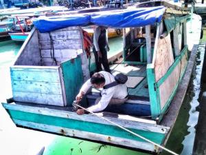 Tim Pasopati Kemenhub Serahkan 193 Pas Kecil Gratis bagi Nelayan di Kepulauan Seribu