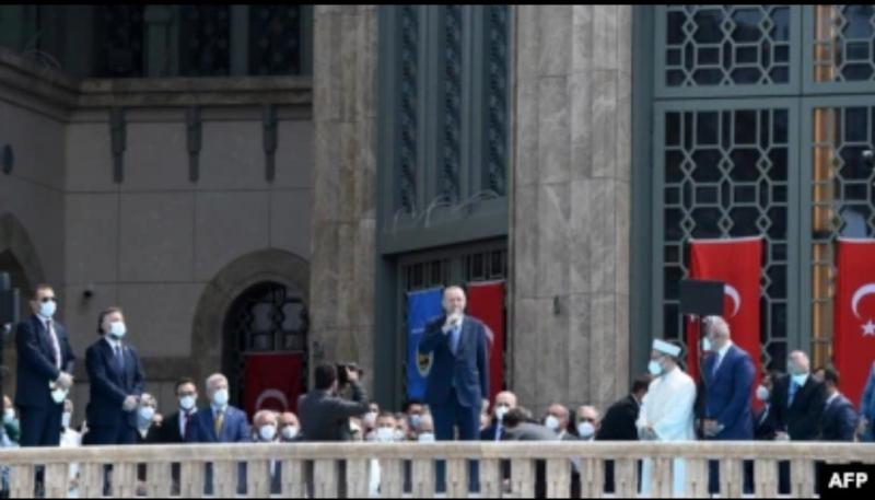 Presiden Turki Resmikan Masjid di Alun-alun Taksim