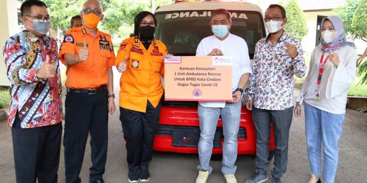 Wakil Wali Kota Cirebon Terima Bantuan Ambulans