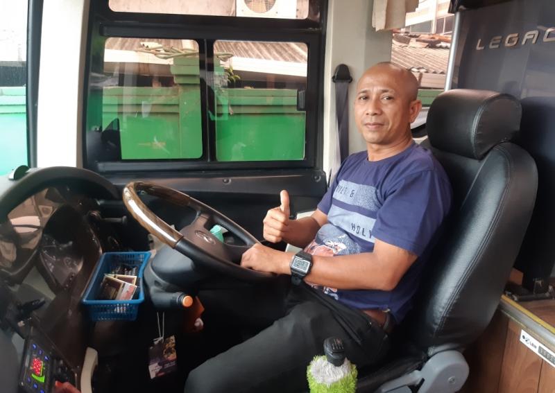 Rudi Pengemudi Bus ABG Perdana Trayek Bekasi-Padang