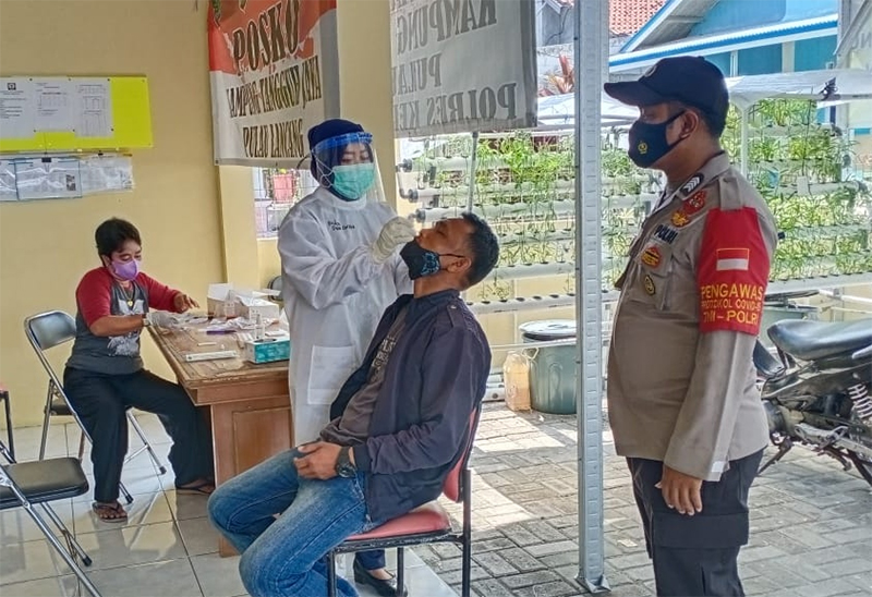 25 Warga Jalani Swab Antigen Gratis di Posko Kampung Tangguh Jaya Polsek Kep Seribu Selatan