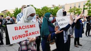 Puluhan Wanita Nonmuslim Kanada Pakai Hijab untuk Perangi Islamofobia