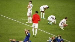 81 Ribu Orang Minta Final Euro 2020 Italia vs Inggris Diulang  