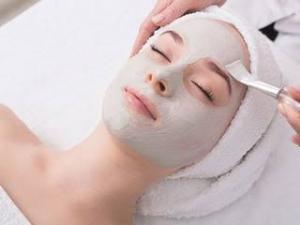 7 Masker Alami untuk Mencerahkan Wajah