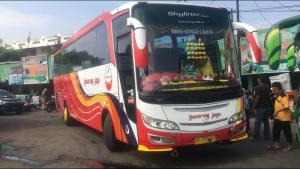 Mantap! Bus Legenda Gumarang Jaya Tujuan Padang Banjir Penumpang dari Terminal Bekasi