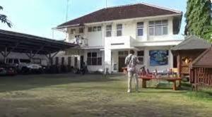 Ditangkap KPK Bersama Suami: Rumah Bupati Cantik Puput di Probolinggo Langsung Senyap