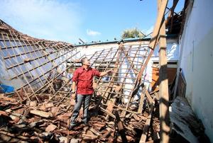 Bangunan Lapuk, Sekolah Ambruk di Karawang, Bogor dan Kudus