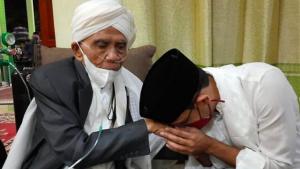 Sungkem ke Ulama NTB, Mendikdibdukristek Nadiem Makarim: Saya Banyak Menerima Ilmu dan Nasihat