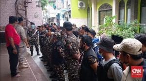 Banser Surabaya Jaga Kediaman Rais Aam NU KH Miftachul Akhyar Sampai Muktamar Digelar