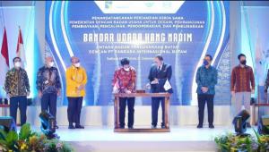BP Batam dan BUP Konsorsium Angkasa Pura I - IIAC - WIKA Teken Kerja Sama Pengelolaan Bandara Batam  