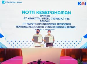 Kolaborasi Kembangkan Bisnis, KAI dan Krakatau Steel Tanda Tangani MoU