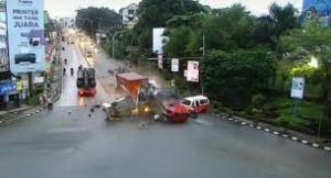 Kronologi Lengkap Kecelakaan Maut Balikpapan, Tronton Tabrak 20 Kendaraan 