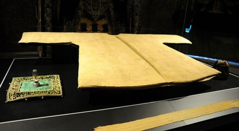 10 Peninggalan Nabi dan Rasul di Seluruh Dunia Bikin Merinding: Nomor 1  Gamis Nabi Muhammad | aksi.id