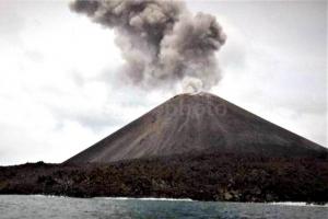 BNPB: Rentetan Gempa di Selat Sunda Tak Terkait Gunung Anak Krakatau 