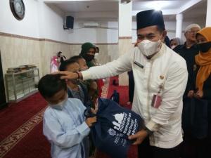 Lazis Baitul Karim Santuni 100 Anak Yatim dan Dhuafa