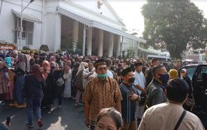 Jenazah Eril Dibawa ke Islamic Center Cimaung Bandung, Ratusan Warga Menyolatkan