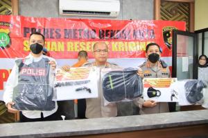 Polrestro Bekasi Kota Amankan Tersangka Penganiayaan Ibu dan Anak yang Viral di Media Sosial
