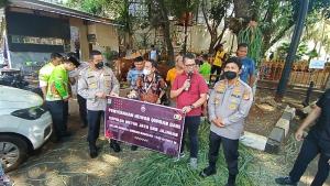 Polda Metro Jaya Melalui Program Qurban Barokah Salurkan 165 Sapi dan 50 Kambing