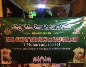 Meriah! Sambut 1 Muharram 1444 H, Ibu-Ibu Majelis Taklim Al-Fatah Gelar Pawai Keliling