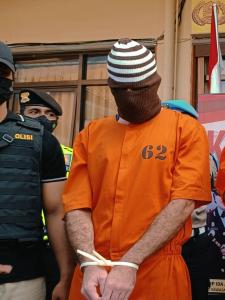 Guru asal Amerika Ditangkap di Bandara Ngurah Rai Bali, Bawa Liquid Vape Ganja