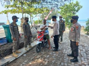 Jakarta Bermasker, Hari Ini 300 Masker Dibagikan Kepada Warga Pulau Seribu