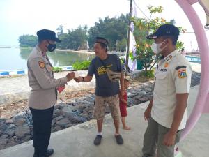 400 Masker Gratis, Polres Kep. Seribu Biasakan Warga untuk Bermasker Setiap Hari