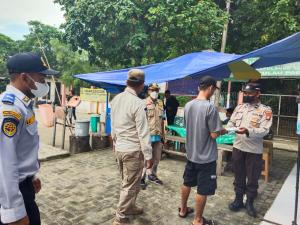 350 Masker Gratis Dibagikan oleh Polres Kepulauan Seribu Hari Ini