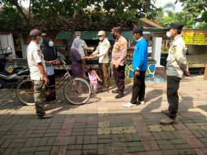 Polres Kepulauan Seribu Bagikan 350 Masker Gratis Hari Ini