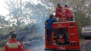Kebakaran Hutan Gunung Ciremai Kuningan Meluas: Ada 9 Titik Api, 3 Mobil Damkar Diterjunkan