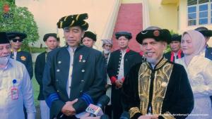 Presiden Jokowi Dianugerahi Gelar Adat dari Kesultanan Ternate, Artinya Pemimpin Besar