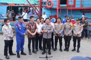Kapolda Metro Jaya Buka Pelatihan Basic Safety Training Kapal Layar Motor ke Masyarakat Nelayan Pesisir Jakarta
