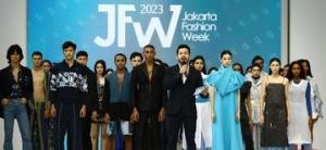 Jakarta Fashion Week 2023 Resmi Dibuka, Waktunya Reformasi Mode