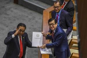 RKUHP Disahkan, Masyarakat yang Tak Puas Disarankan Gugat ke MK
