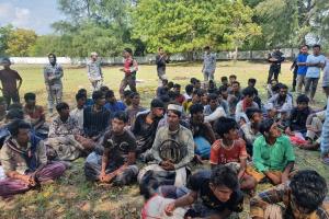 Bakamla Evakuasi Imigran Ilegal Rohingya yang Terombang-ambing di Laut Selama Sebulan
