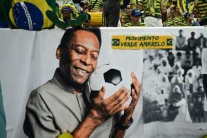 Pele Sang Legendaris Sepak Bola Brasil Meninggal Dunia