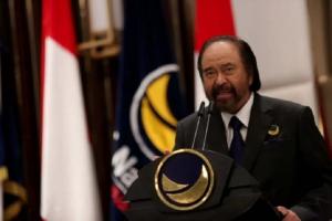 Surya Paloh Kumpulkan Fraksi NasDem DPR Usai Bertemu Luhut di London, Ada Apa?
