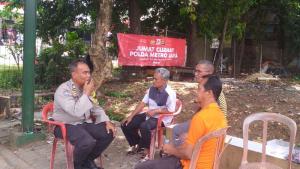 Program Jumat Curhat, Bhabinkamtibmas Polsek Bekasi Timur Berikan Imbauan Kamtibmas ke Warga Pengasinan