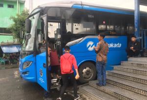 Bus Transjakarta Bawa 3 Penumpang Gaspol dari Terminal Bekasi, Petugas: Turun Jangan Lupa Tap, Kalau Nggak Kartu Keblokir