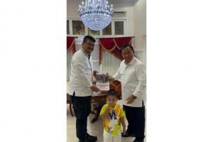 Momen Hangat Prabowo, Bobby Nasution, dan Nahyan saat Makan Malam