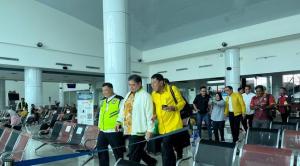 Pesawat Airlangga Hartarto-Ridwan Kamil Gagal Mendarat di Manado Gegara Banjir