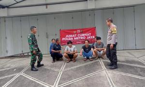 Bhabinkamtibmas Polsek Bantargebang Door to Door Sistim Dalam Patroli Kamtibmas Kewilayahan