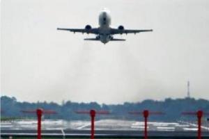 5 Penerbangan di Bandara Makassar Tertunda Akibat Cuaca Ekstrem