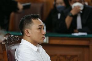 Hal Memberatkan Vonis 13 Tahun Ricky Rizal: Berbelit-belit, Coreng Citra Polri